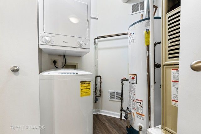 21 Wisteria Lane 4033, Schaumburg, IL 60173