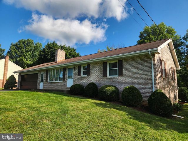 2241 SEITZ DR, Lancaster, PA 17601