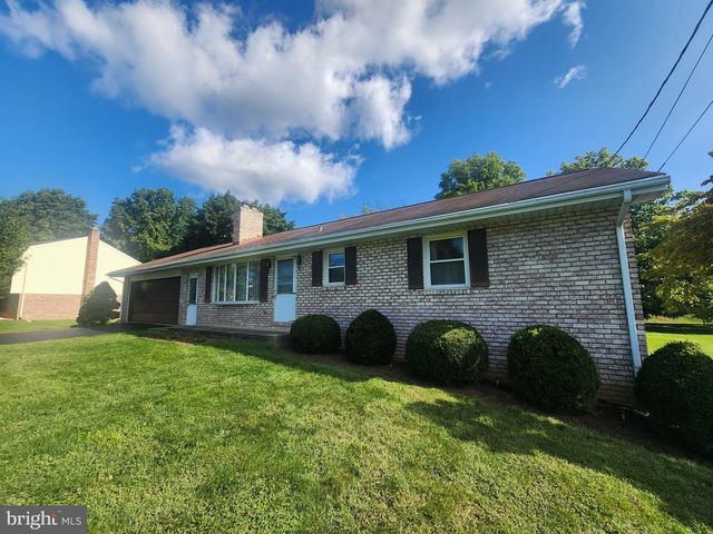 2241 SEITZ DR, Lancaster, PA 17601