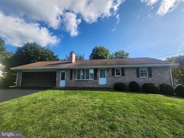 2241 SEITZ DR, Lancaster, PA 17601