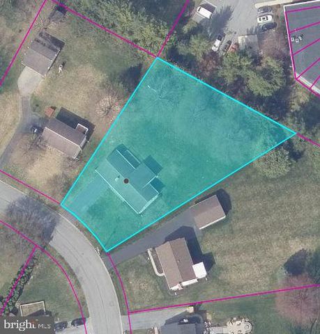 2241 SEITZ DR, Lancaster, PA 17601