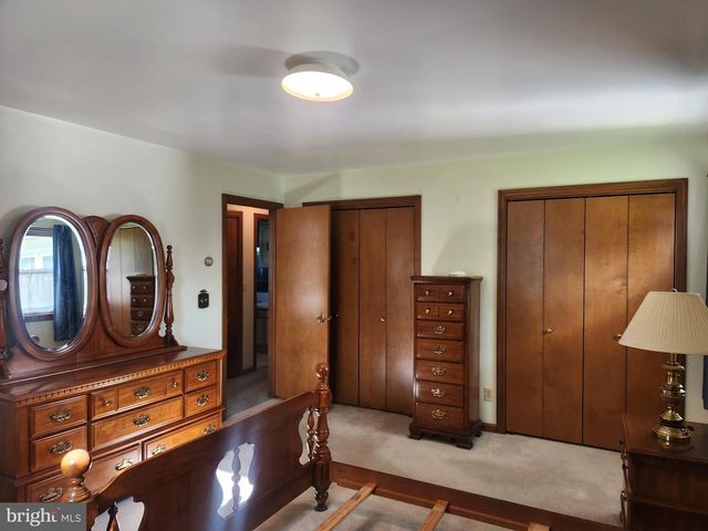 2241 SEITZ DR, Lancaster, PA 17601