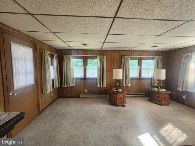 2241 SEITZ DR, Lancaster, PA 17601