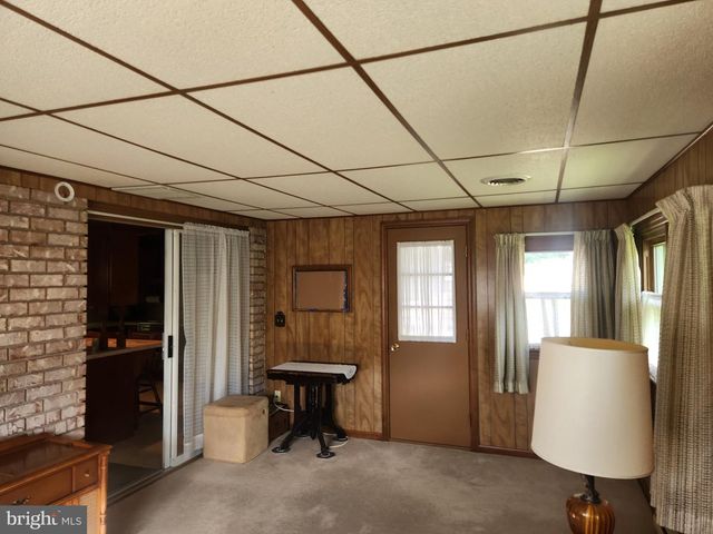2241 SEITZ DR, Lancaster, PA 17601