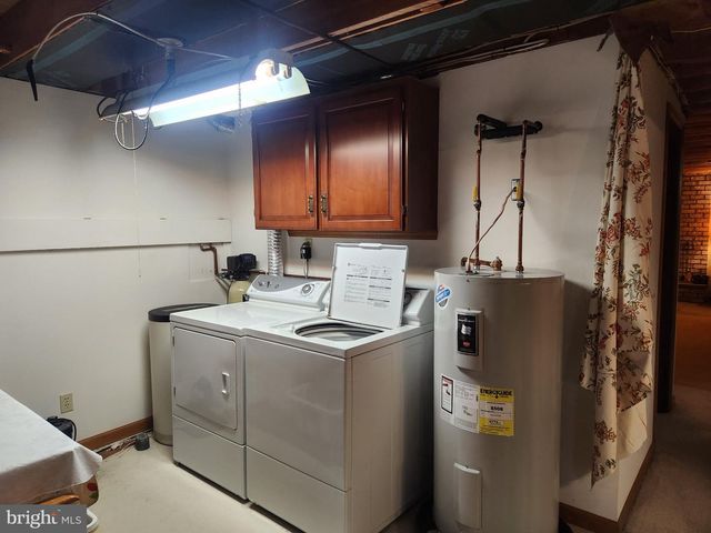 2241 SEITZ DR, Lancaster, PA 17601