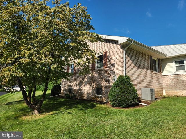 2241 SEITZ DR, Lancaster, PA 17601