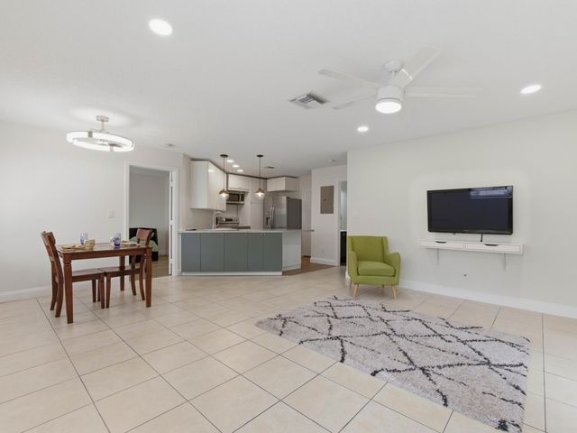 825 Dogwood Drive, Delray Beach, FL 33483