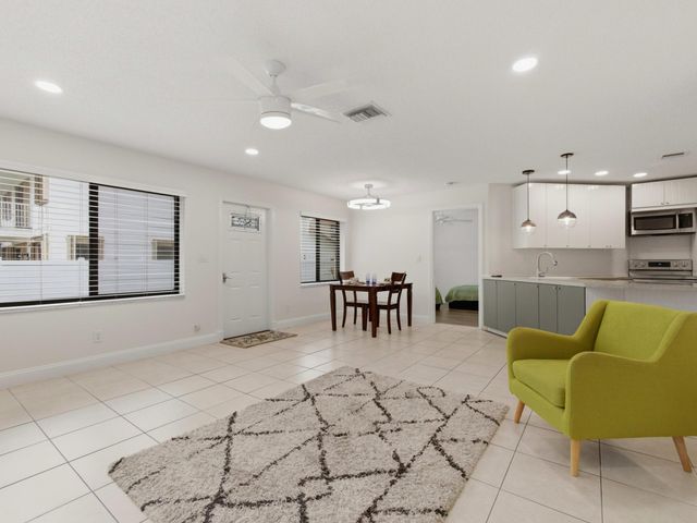 825 Dogwood Drive, Delray Beach, FL 33483