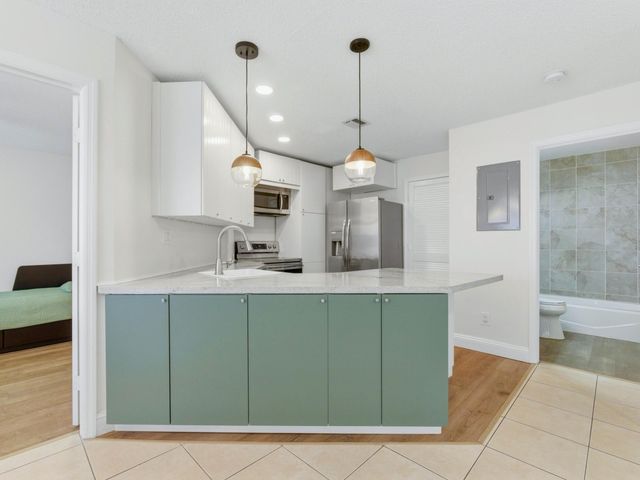 825 Dogwood Drive, Delray Beach, FL 33483