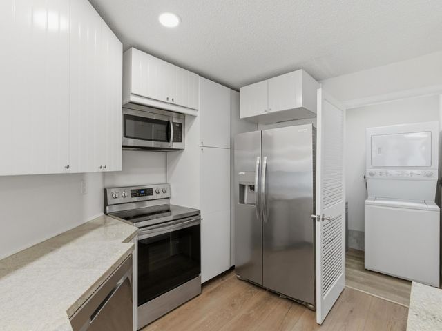 825 Dogwood Drive, Delray Beach, FL 33483