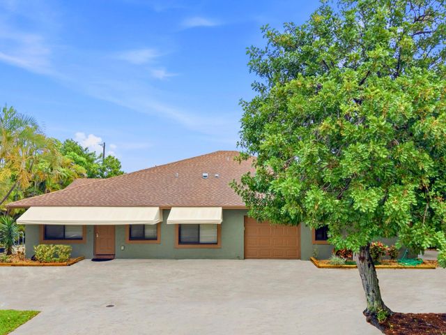 825 Dogwood Drive, Delray Beach, FL 33483