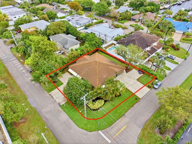 825 Dogwood Drive, Delray Beach, FL 33483