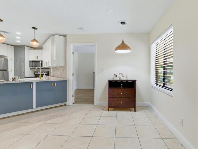 825 Dogwood Drive, Delray Beach, FL 33483