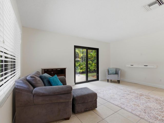 825 Dogwood Drive, Delray Beach, FL 33483