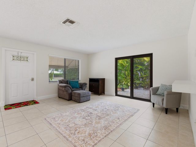 825 Dogwood Drive, Delray Beach, FL 33483