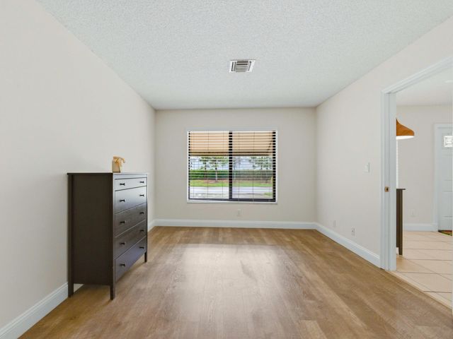 825 Dogwood Drive, Delray Beach, FL 33483