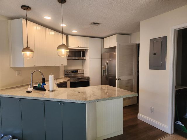 825 Dogwood Drive, Delray Beach, FL 33483