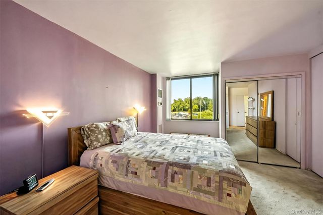 27010 Grand Central Parkway 4H, Floral Park, NY 11005