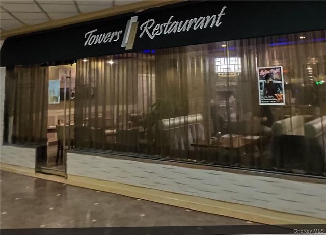 27010 Grand Central Parkway 4H, Floral Park, NY 11005