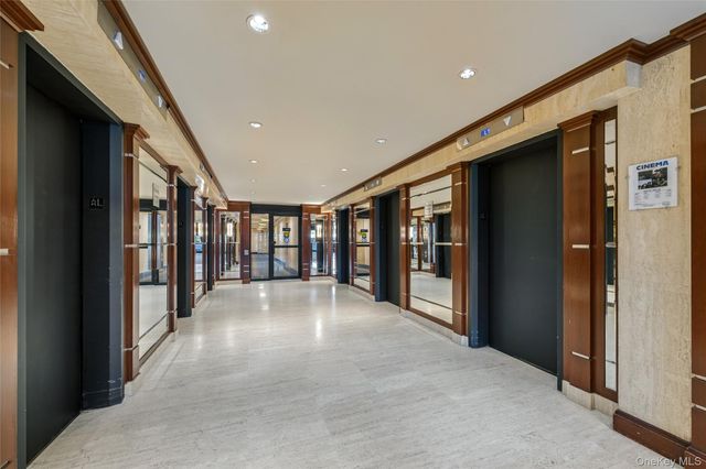 27010 Grand Central Parkway 4H, Floral Park, NY 11005