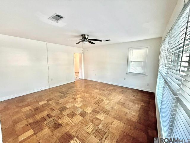 266 W Parkland Dr, Baton Rouge, LA 70806