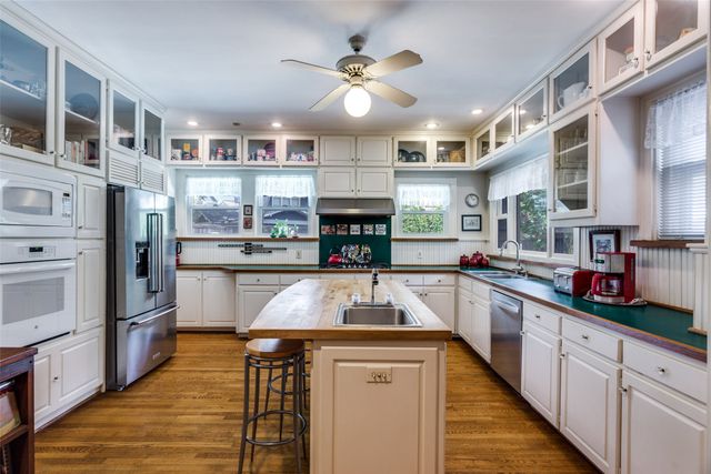 1351 MISTLETOE Drive, Fort Worth, TX 76110