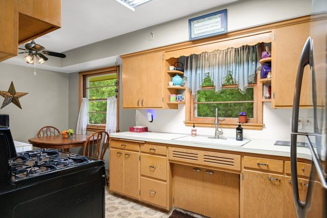 218 W Park Road, Hopkins, MN 55343