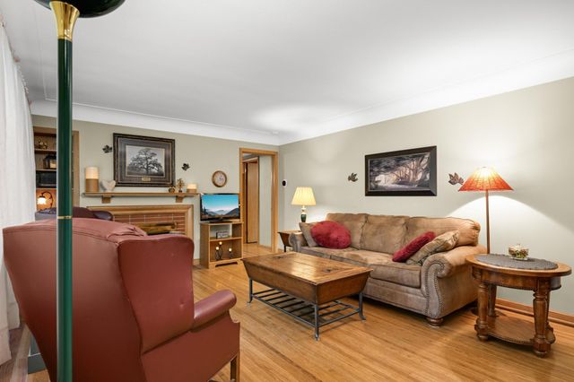 218 W Park Road, Hopkins, MN 55343