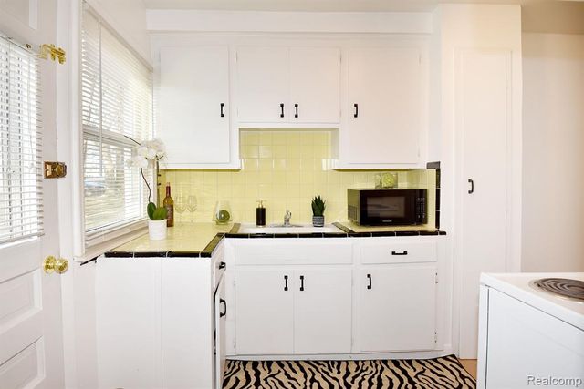 1515 W Farnum Avenue, Royal Oak, MI 48067