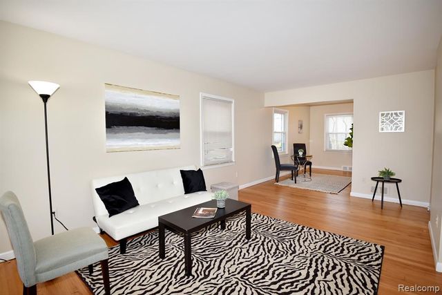1515 W Farnum Avenue, Royal Oak, MI 48067