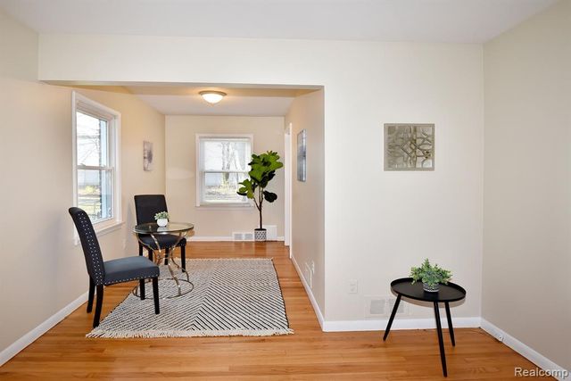 1515 W Farnum Avenue, Royal Oak, MI 48067