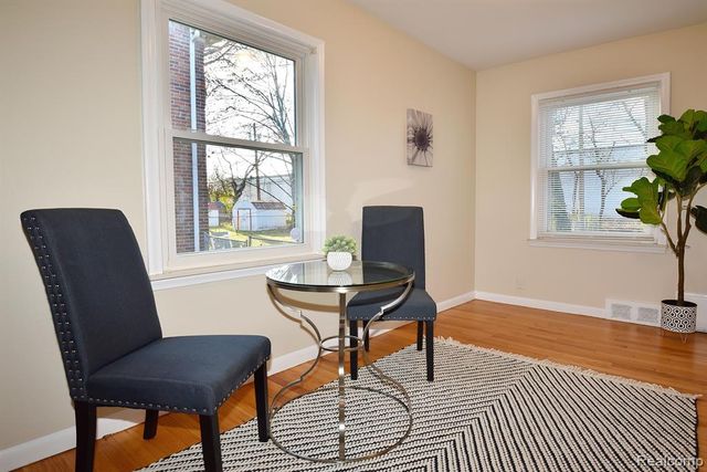 1515 W Farnum Avenue, Royal Oak, MI 48067