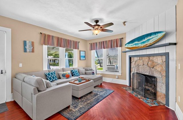 330 HARTFORD AVENUE, Daytona Beach, FL 32118