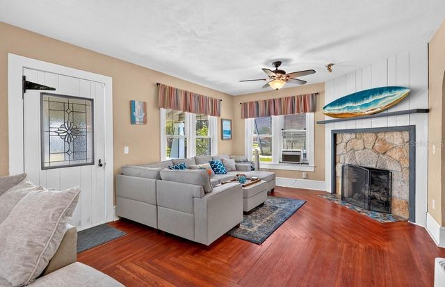 330 HARTFORD AVENUE, Daytona Beach, FL 32118