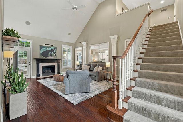 1211 SUTTON DR, Columbia, MO 65203