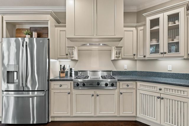 1211 SUTTON DR, Columbia, MO 65203