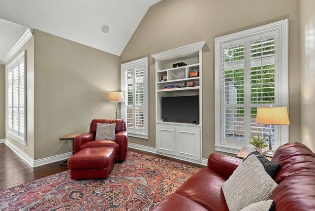 1211 SUTTON DR, Columbia, MO 65203