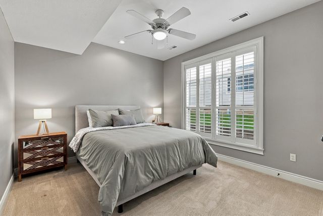1211 SUTTON DR, Columbia, MO 65203