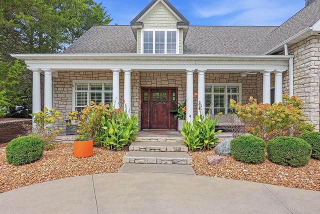1211 SUTTON DR, Columbia, MO 65203