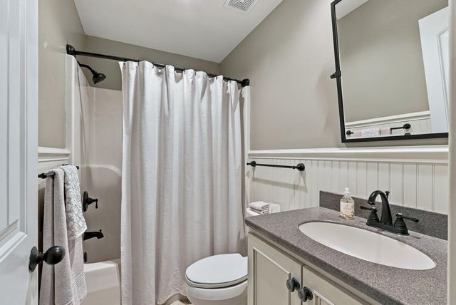 1211 SUTTON DR, Columbia, MO 65203