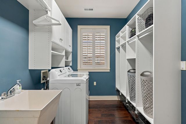 1211 SUTTON DR, Columbia, MO 65203