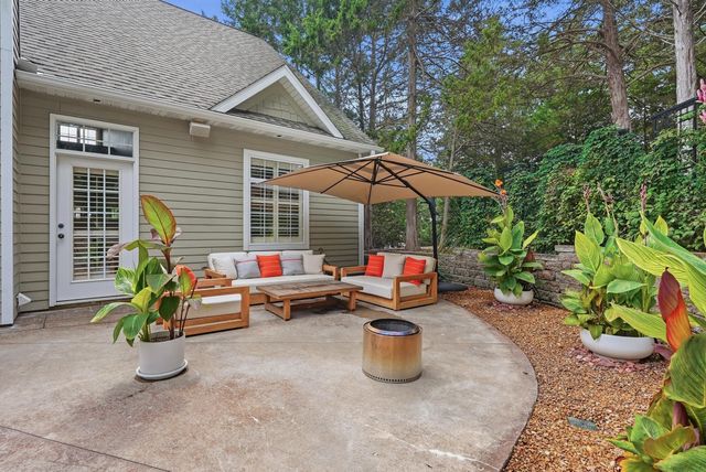1211 SUTTON DR, Columbia, MO 65203