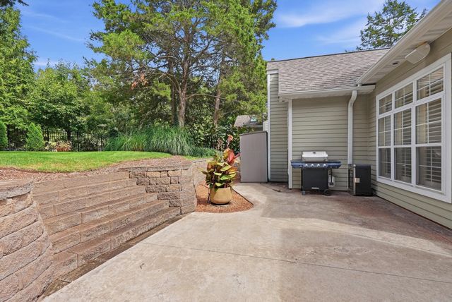 1211 SUTTON DR, Columbia, MO 65203