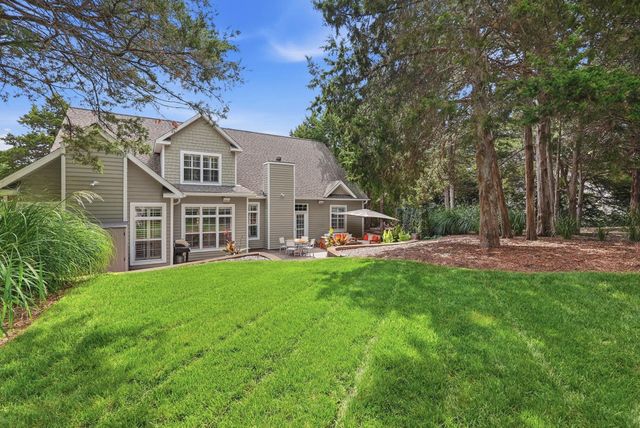 1211 SUTTON DR, Columbia, MO 65203