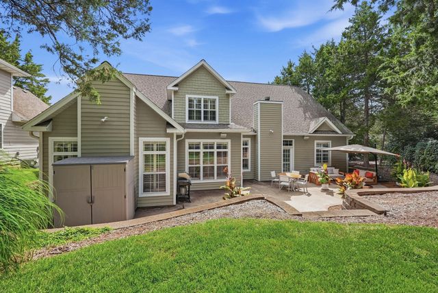 1211 SUTTON DR, Columbia, MO 65203