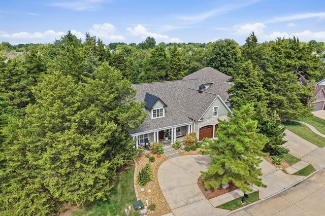 1211 SUTTON DR, Columbia, MO 65203
