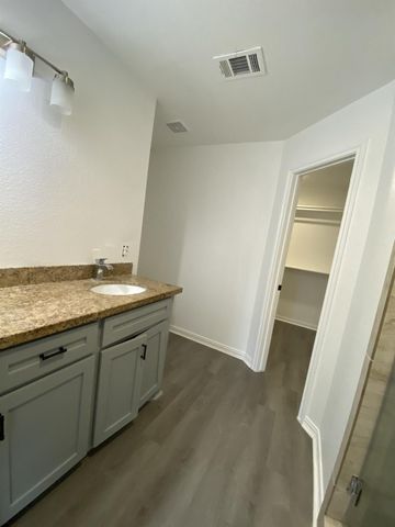40 County Road 3577, Cleveland, TX 77327