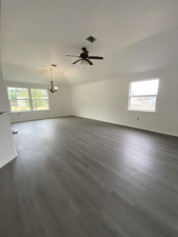 40 County Road 3577, Cleveland, TX 77327