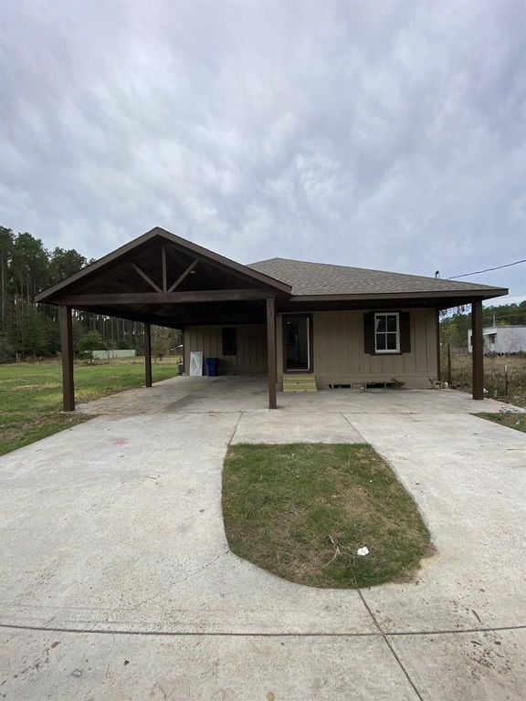 40 County Road 3577, Cleveland, TX 77327