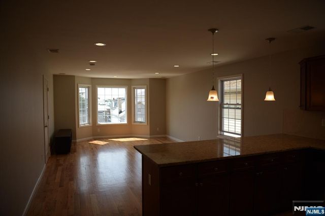 28 Davis Street, Harrison, NJ 07029